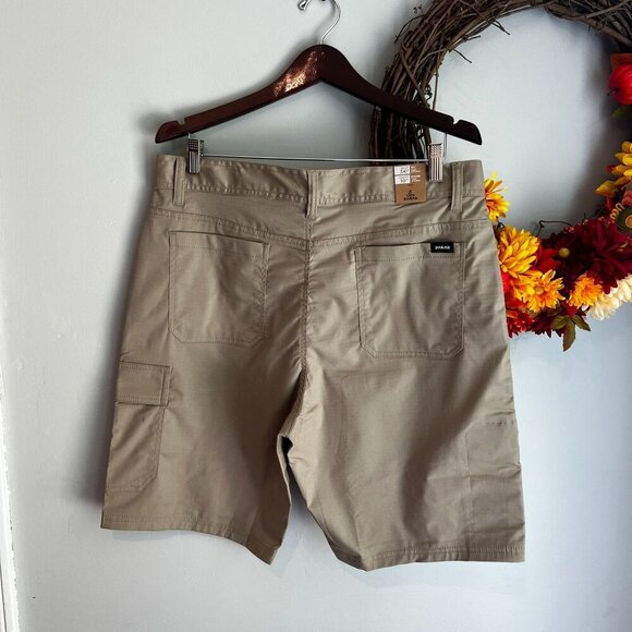prAna Mens Standard Double Peak Hiking Cargo Short 30"W 8"Length in Sandbar - Picture 6 of 8